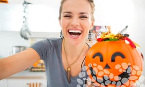Keep teeth healthy this Halloween.