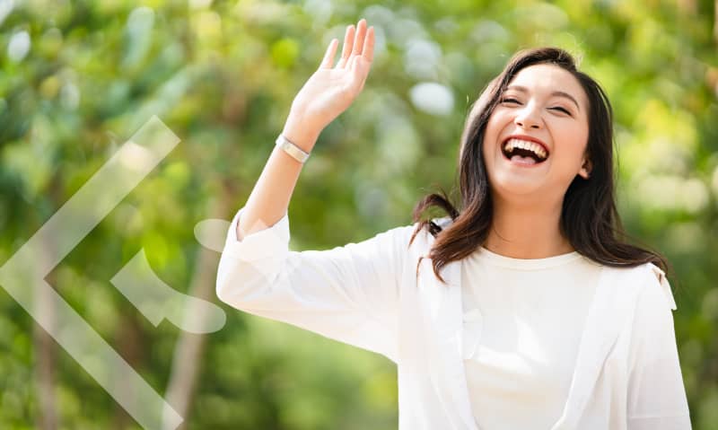 Chipped-Teeth Don't live with discolored or chipped teeth
