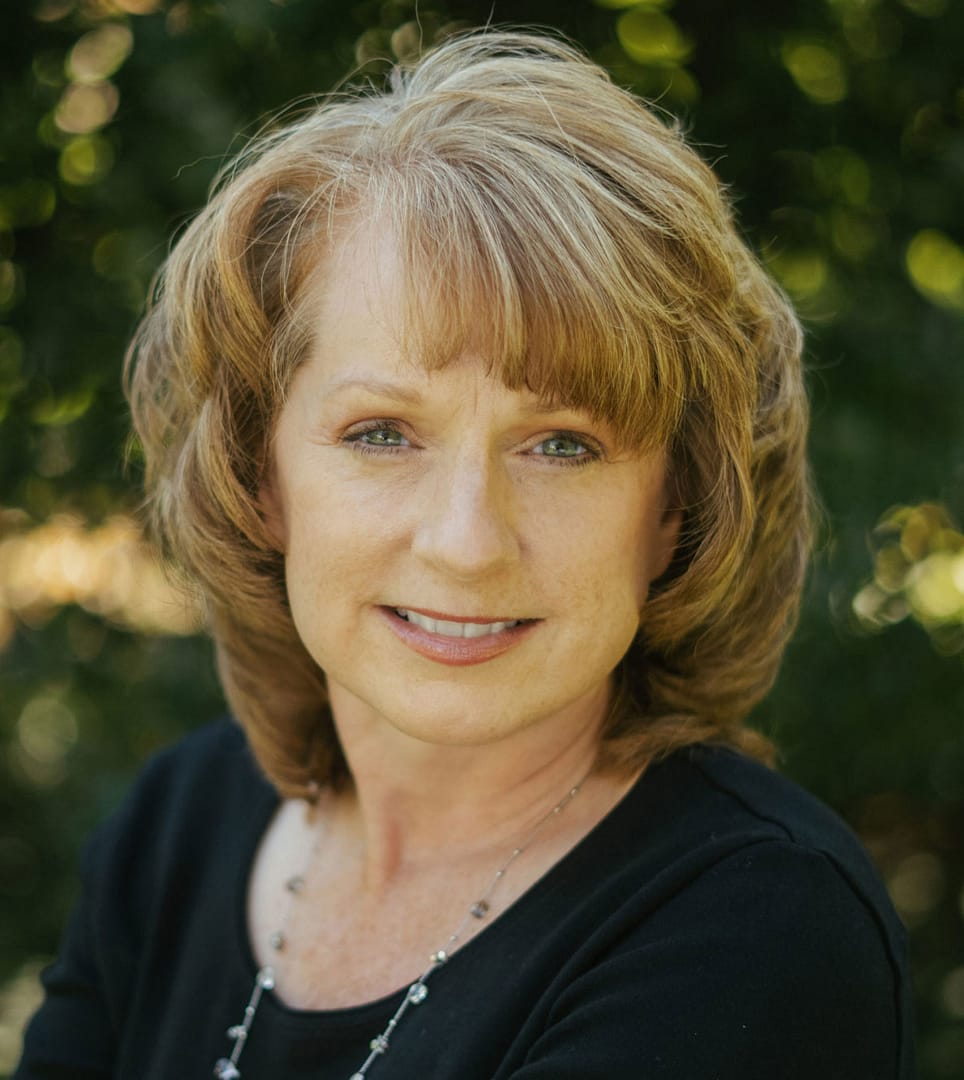 kelly headshot