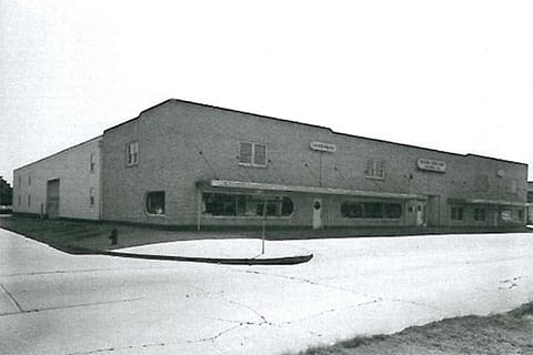 hardware store exterior photo