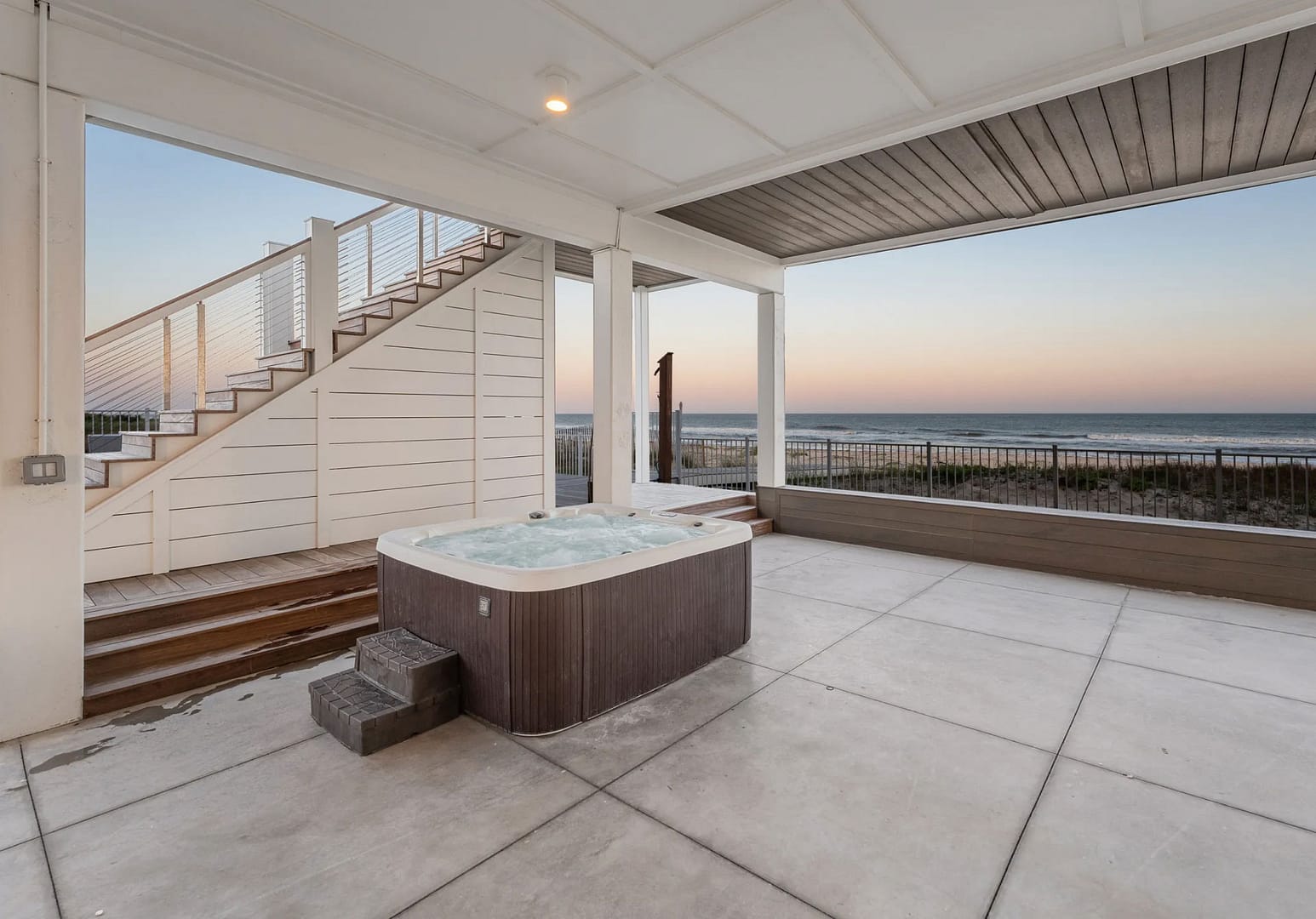 Wander St. George Island hot tub area